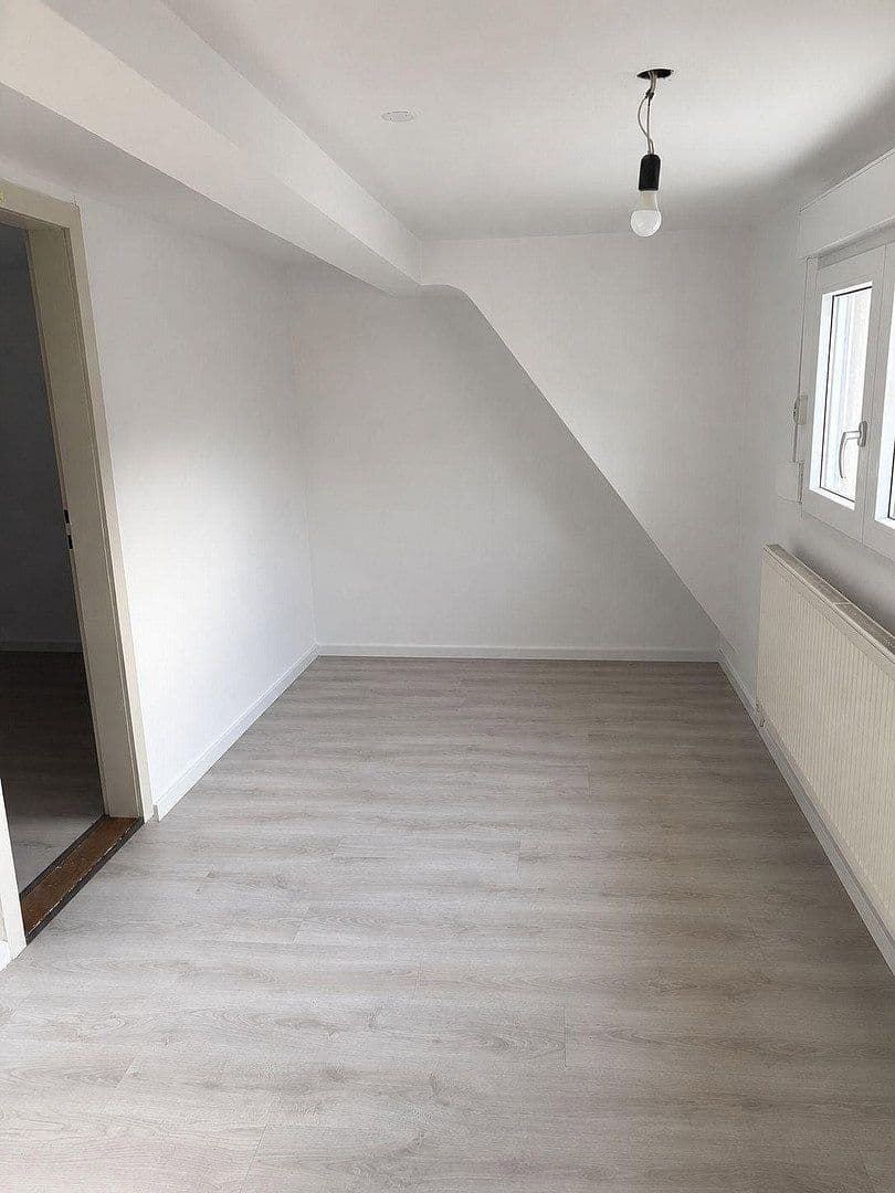 Prenájom domu 120 m², pozemok 700 m², Dettenheim, Bádensko-Wurttembersko Prenájom domu 120 m², pozemok 700 m², Dettenheim, Bádensko-Wurttembersko