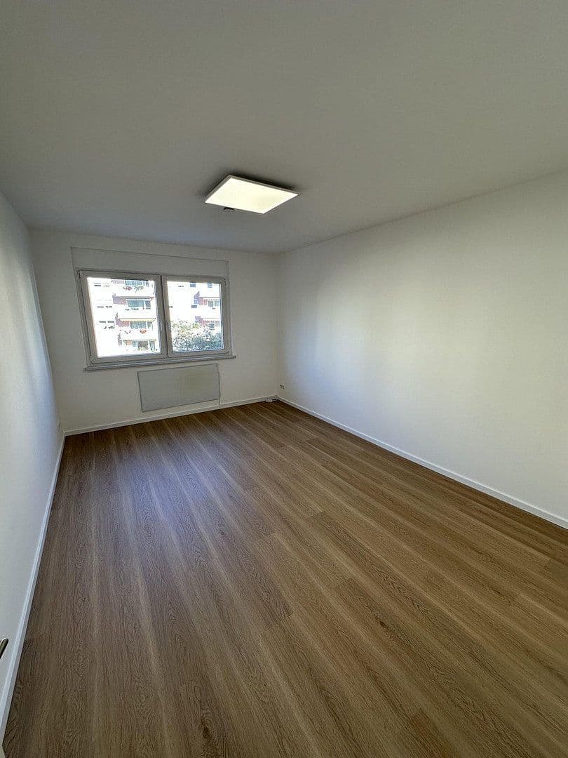 Prenájom bytu 2-izbový 45 m², Welserstr. 6, Nürnberg, Bavorsko Prenájom bytu 2-izbový 45 m², Welserstr. 6, Nürnberg, Bavorsko