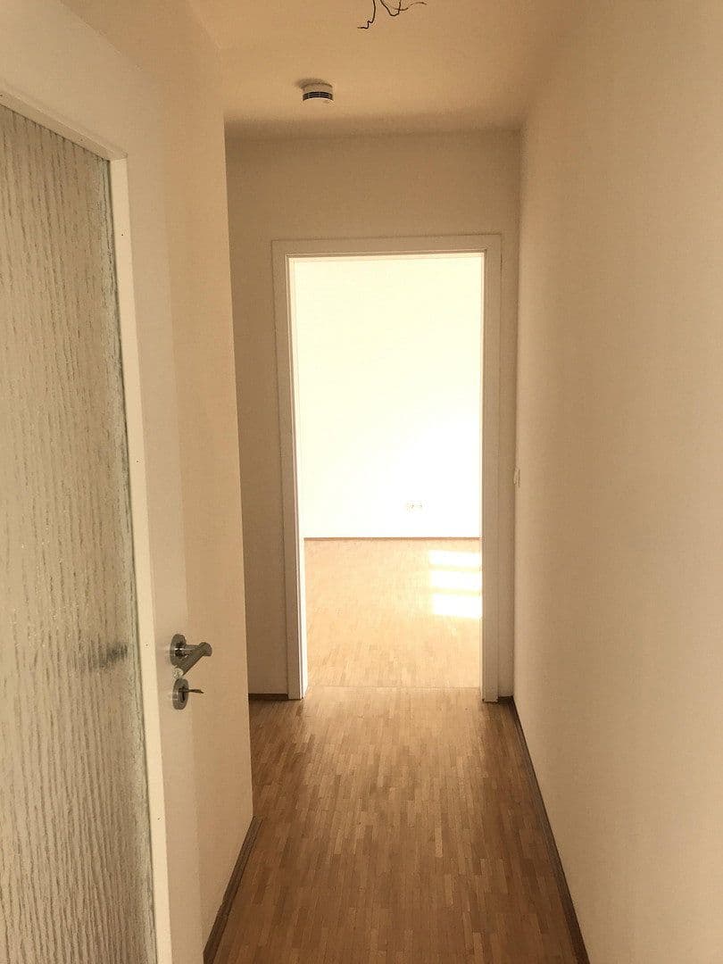 Prenájom bytu 2-izbový 65 m², München, Bavorsko Prenájom bytu 2-izbový 65 m², München, Bavorsko