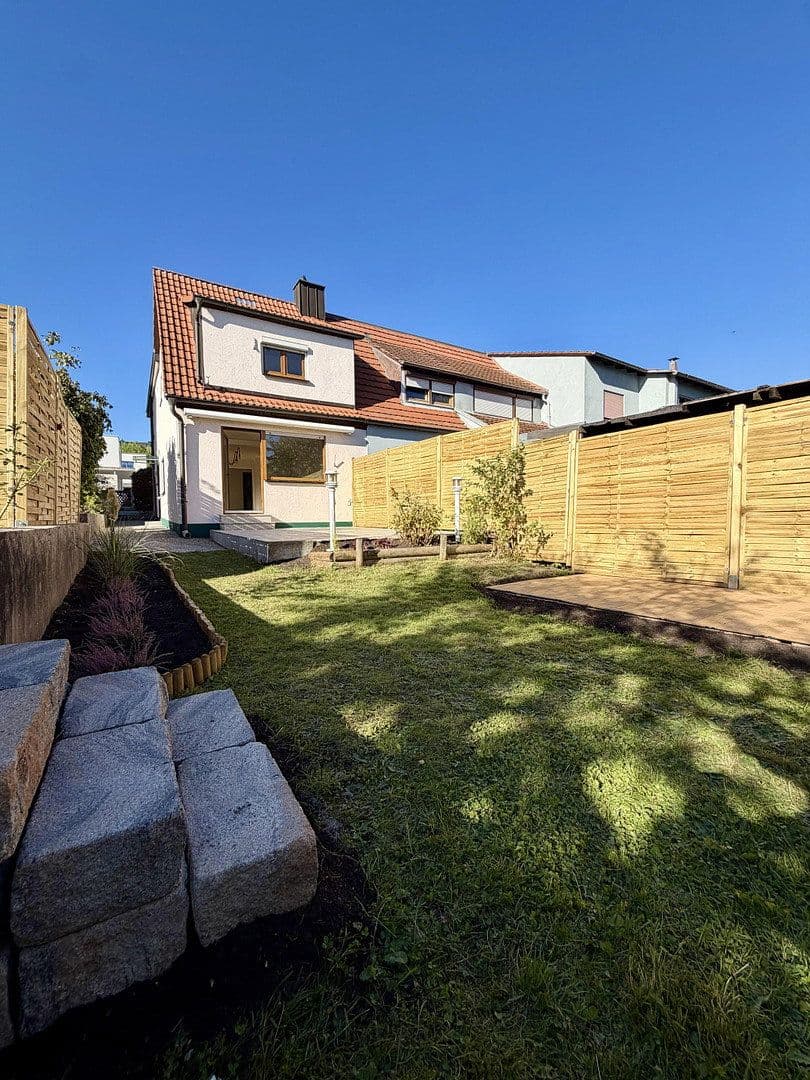 Predaj domu 100 m², pozemok 477 m², Zirndorf, Bavorsko Predaj domu 100 m², pozemok 477 m², Zirndorf, Bavorsko