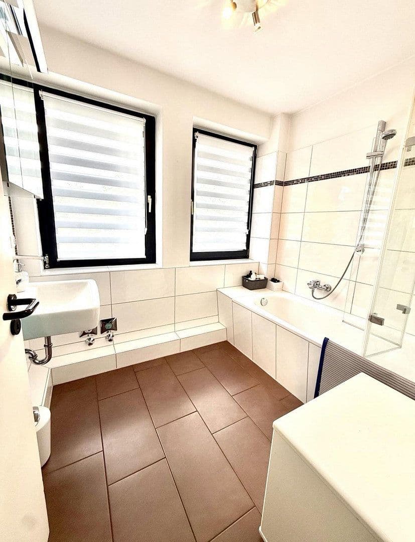 Predaj domu 430 m², pozemok 1.100 m², Güster, Šlezvicko-Holštajnsko Predaj domu 430 m², pozemok 1.100 m², Güster, Šlezvicko-Holštajnsko