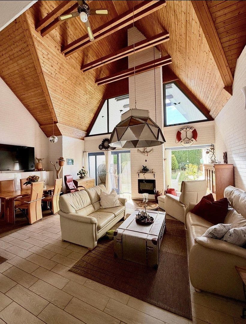 Predaj domu 430 m², pozemok 1.100 m², Güster, Šlezvicko-Holštajnsko Predaj domu 430 m², pozemok 1.100 m², Güster, Šlezvicko-Holštajnsko