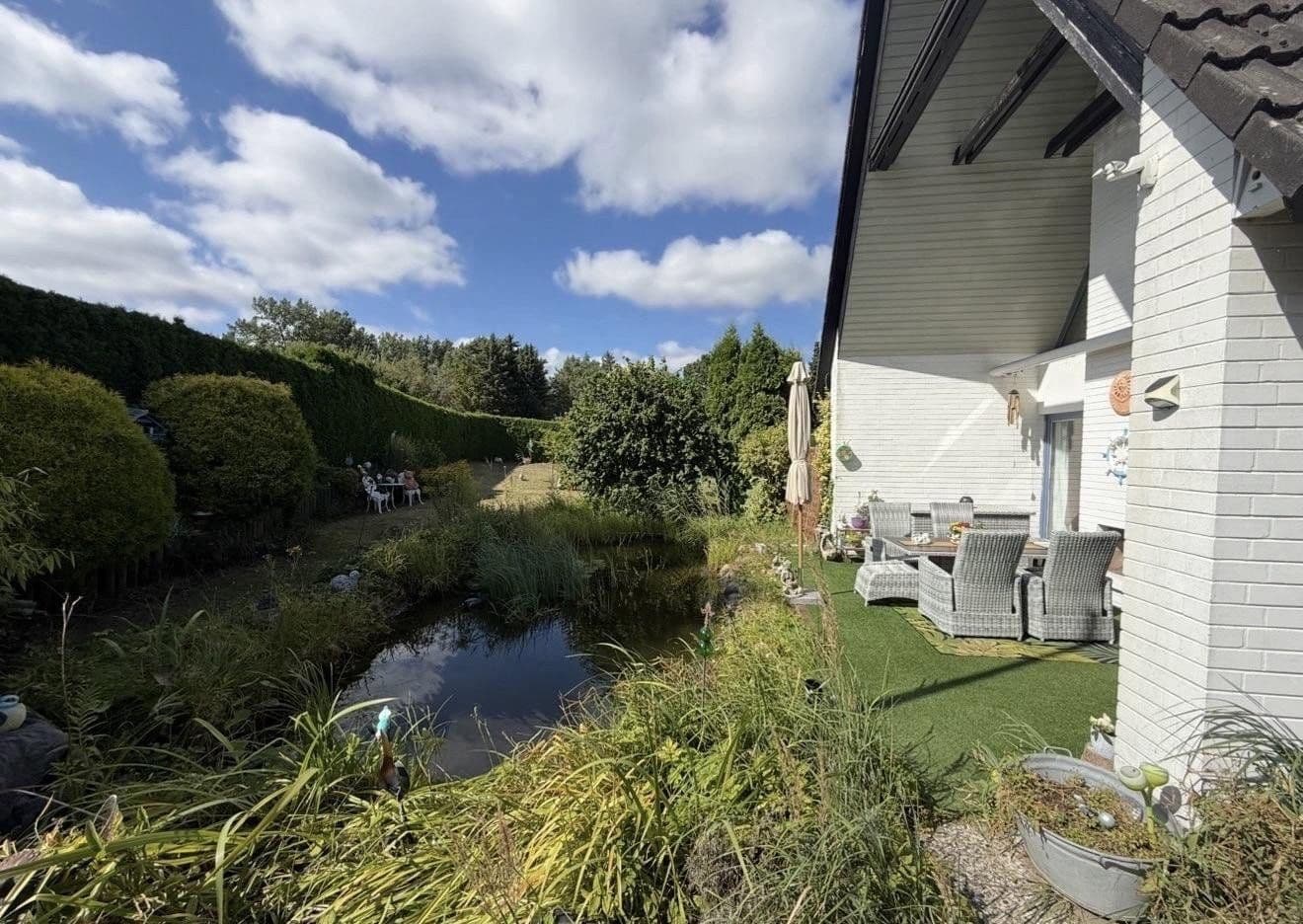 Predaj domu 430 m², pozemok 1.100 m², Güster, Šlezvicko-Holštajnsko Predaj domu 430 m², pozemok 1.100 m², Güster, Šlezvicko-Holštajnsko