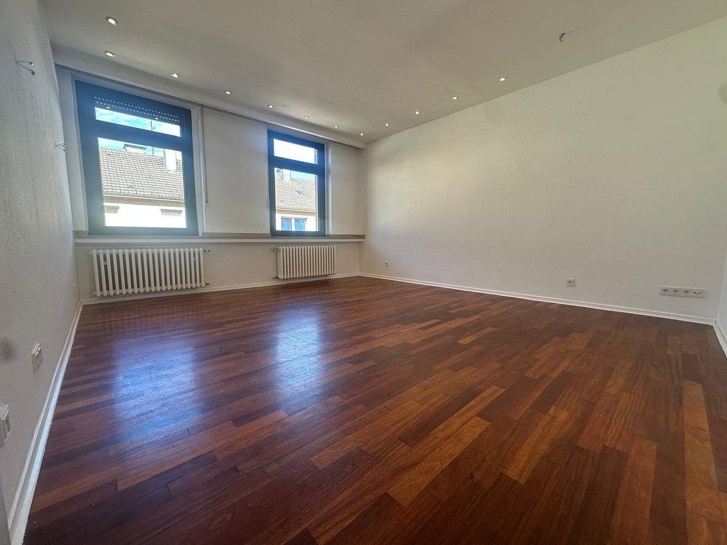 Prenájom bytu 3-izbový 86 m², Wuppertal, Severné Porýnie - Westfálsko Prenájom bytu 3-izbový 86 m², Wuppertal, Severné Porýnie - Westfálsko