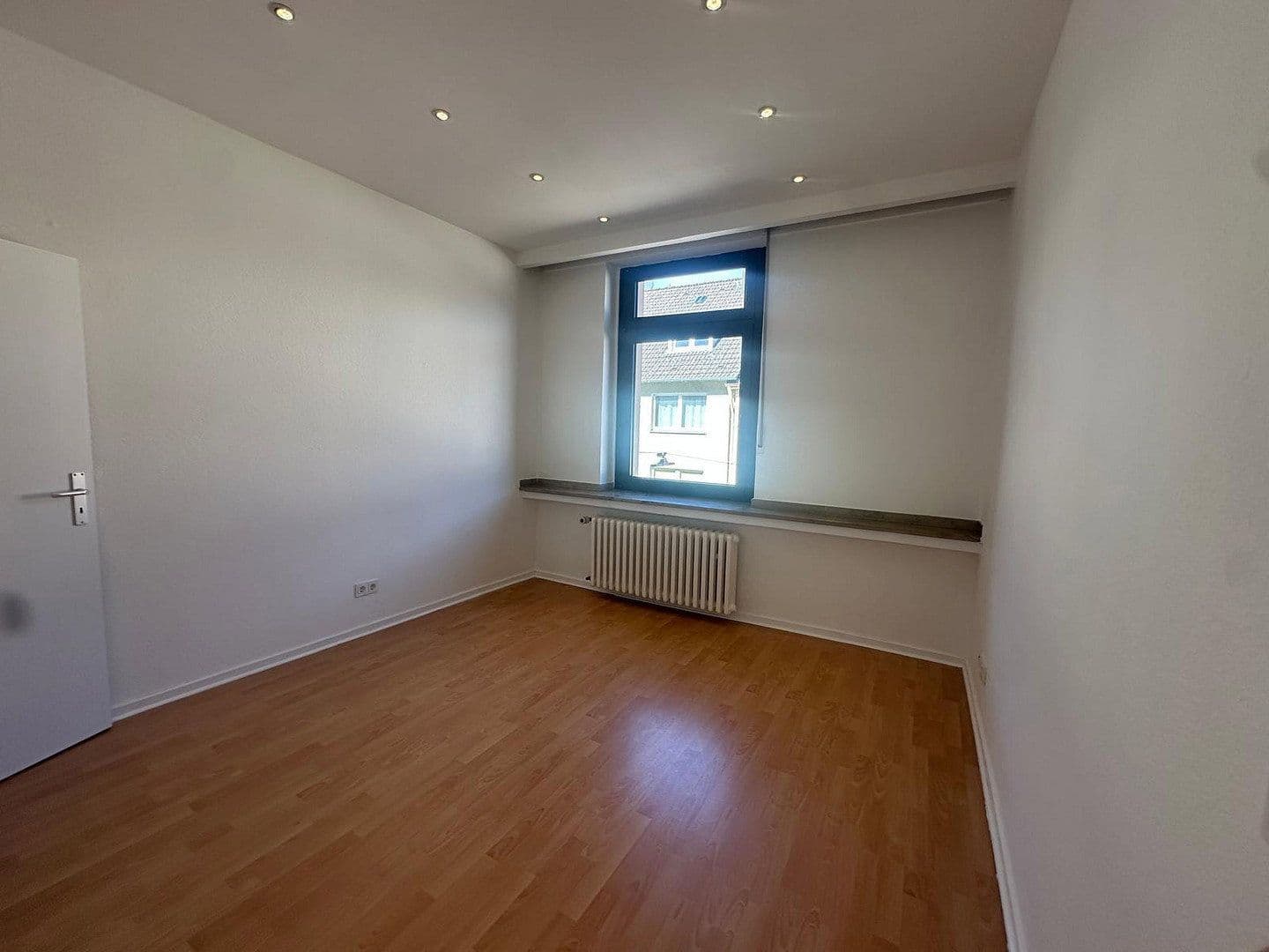 Prenájom bytu 3-izbový 86 m², Wuppertal, Severné Porýnie - Westfálsko Prenájom bytu 3-izbový 86 m², Wuppertal, Severné Porýnie - Westfálsko