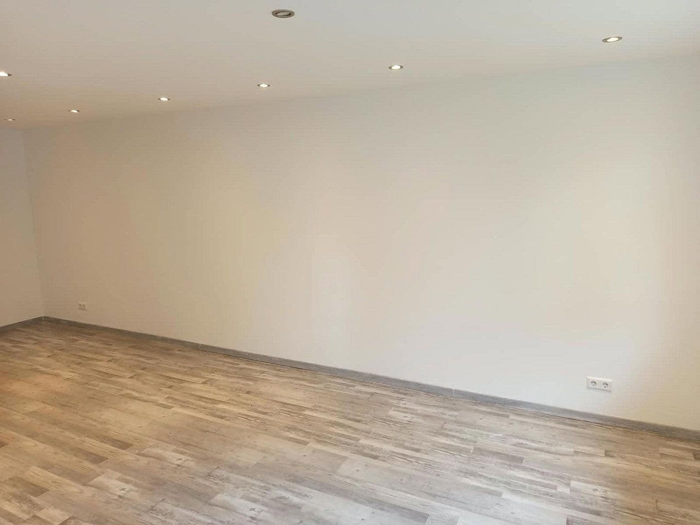 Prenájom bytu 4-izbový 97 m², Kastanienallee 2, Offenburg, Bádensko-Wurttembersko Prenájom bytu 4-izbový 97 m², Kastanienallee 2, Offenburg, Bádensko-Wurttembersko