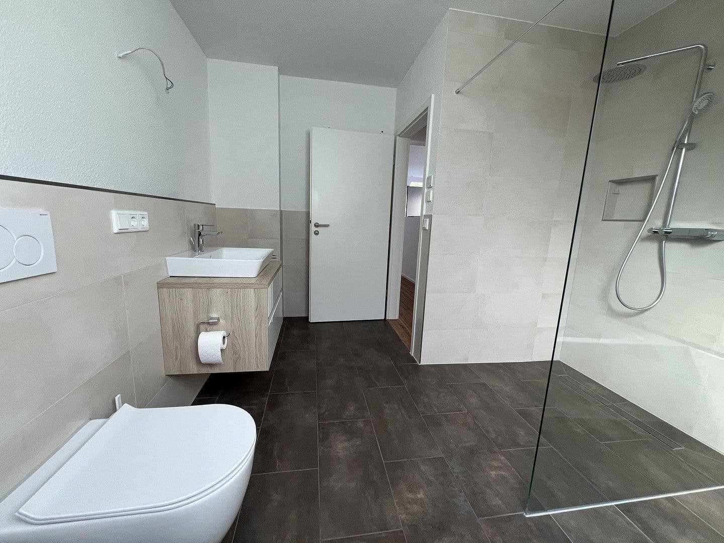 Prenájom bytu 5-izbový 102 m², Moltkestraße 69/1, Heilbronn, Bádensko-Wurttembersko Prenájom bytu 5-izbový 102 m², Moltkestraße 69/1, Heilbronn, Bádensko-Wurttembersko