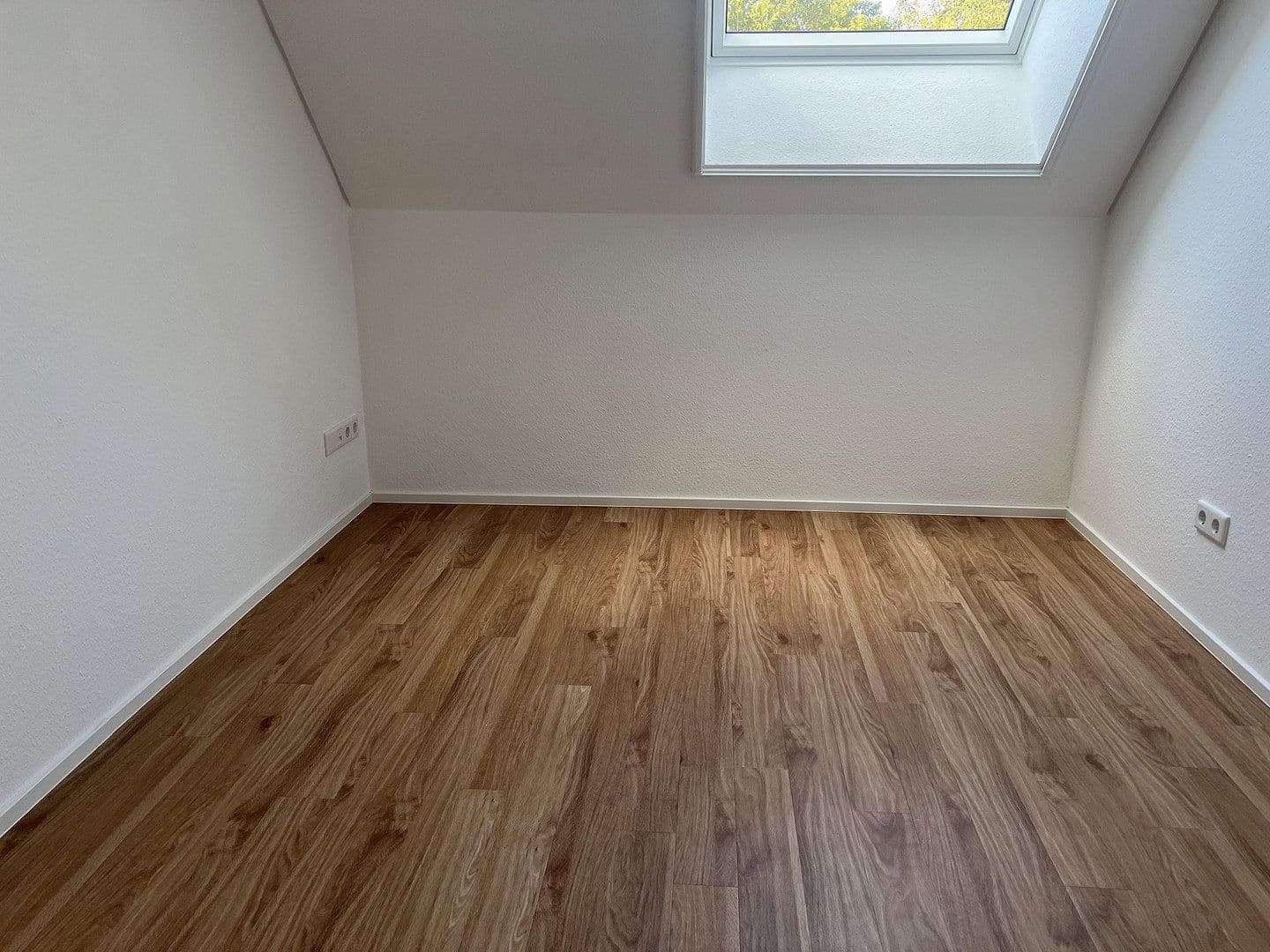 Prenájom bytu 5-izbový 102 m², Moltkestraße 69/1, Heilbronn, Bádensko-Wurttembersko Prenájom bytu 5-izbový 102 m², Moltkestraße 69/1, Heilbronn, Bádensko-Wurttembersko