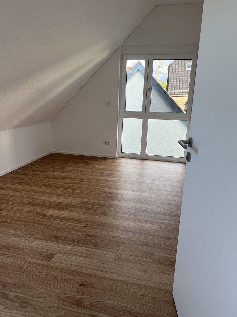 Prenájom bytu 5-izbový 102 m², Moltkestraße 69/1, Heilbronn, Bádensko-Wurttembersko Prenájom bytu 5-izbový 102 m², Moltkestraße 69/1, Heilbronn, Bádensko-Wurttembersko