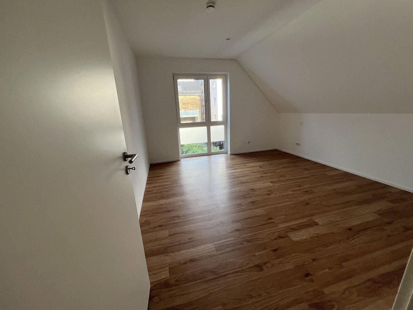 Prenájom bytu 5-izbový 102 m², Moltkestraße 69/1, Heilbronn, Bádensko-Wurttembersko Prenájom bytu 5-izbový 102 m², Moltkestraße 69/1, Heilbronn, Bádensko-Wurttembersko