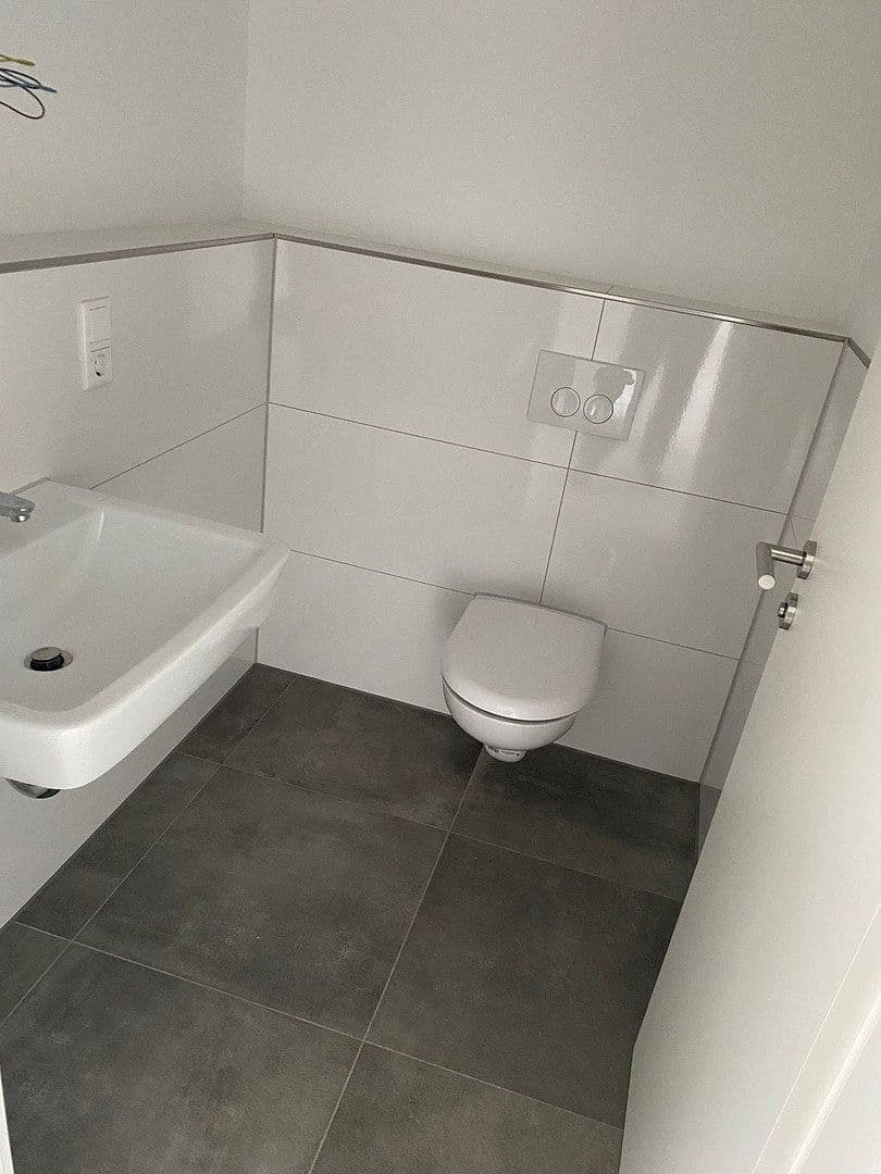 Prenájom bytu 3-izbový 95 m², Möllhoven 45, Essen, Severné Porýnie - Westfálsko Prenájom bytu 3-izbový 95 m², Möllhoven 45, Essen, Severné Porýnie - Westfálsko
