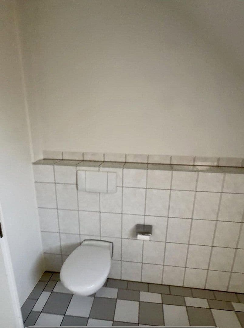 Prenájom bytu 3-izbový 73 m², Auf`m großen Feld, Düsseldorf, Severné Porýnie - Westfálsko Prenájom bytu 3-izbový 73 m², Auf`m großen Feld, Düsseldorf, Severné Porýnie - Westfálsko