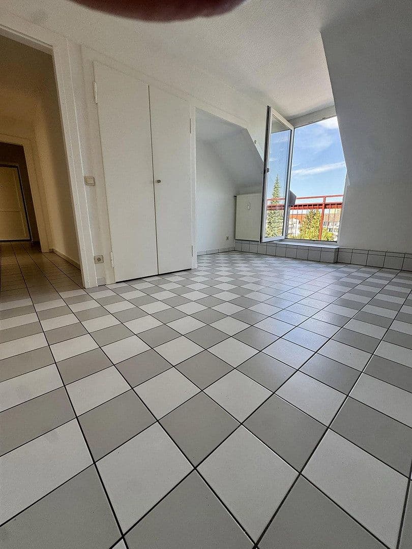 Prenájom bytu 3-izbový 73 m², Auf`m großen Feld, Düsseldorf, Severné Porýnie - Westfálsko Prenájom bytu 3-izbový 73 m², Auf`m großen Feld, Düsseldorf, Severné Porýnie - Westfálsko