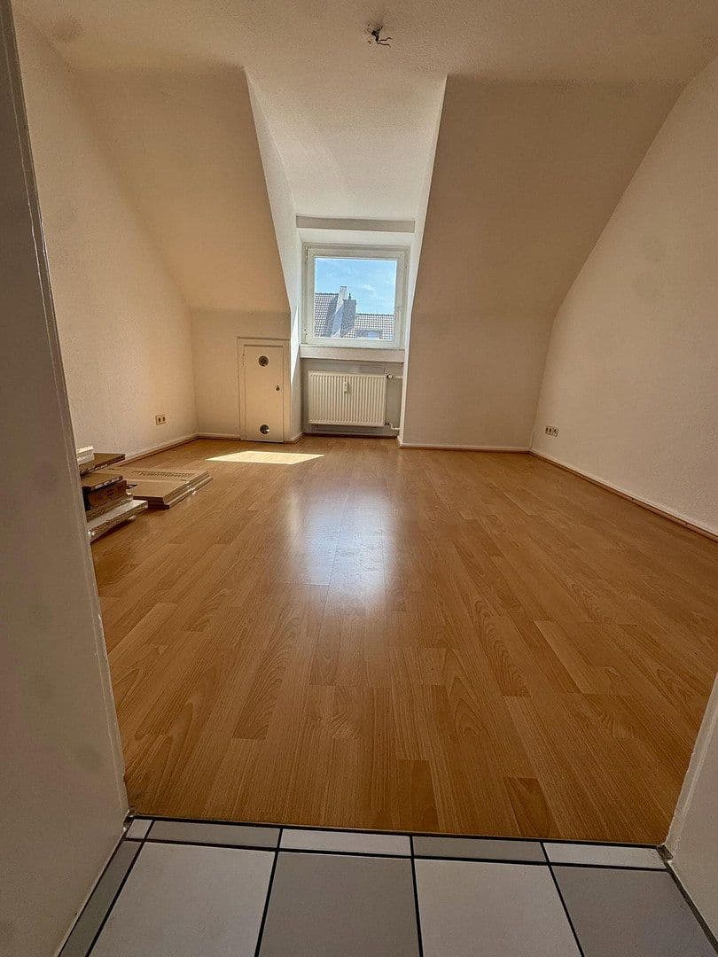 Prenájom bytu 3-izbový 73 m², Auf`m großen Feld, Düsseldorf, Severné Porýnie - Westfálsko Prenájom bytu 3-izbový 73 m², Auf`m großen Feld, Düsseldorf, Severné Porýnie - Westfálsko
