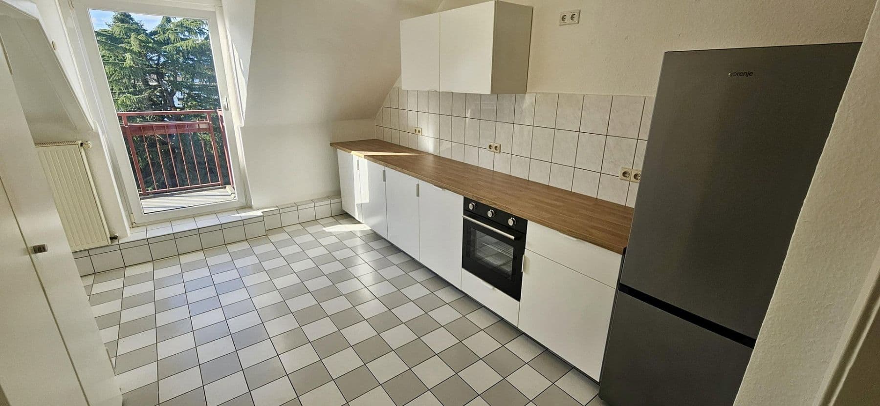Prenájom bytu 3-izbový 73 m², Auf`m großen Feld, Düsseldorf, Severné Porýnie - Westfálsko Prenájom bytu 3-izbový 73 m², Auf`m großen Feld, Düsseldorf, Severné Porýnie - Westfálsko