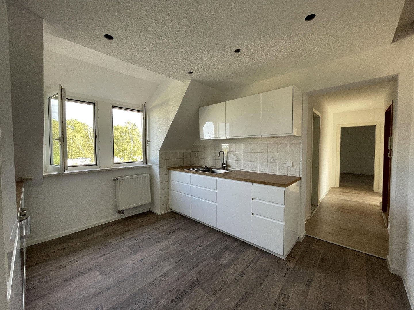 Prenájom bytu 3-izbový 80 m², Siedlung 21a, Geithain, Sasko Prenájom bytu 3-izbový 80 m², Siedlung 21a, Geithain, Sasko