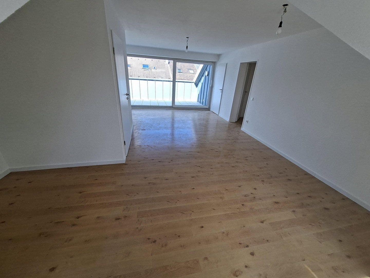 Prenájom bytu 3-izbový 82 m², Haupstr. 48, Solingen, Severné Porýnie - Westfálsko Prenájom bytu 3-izbový 82 m², Haupstr. 48, Solingen, Severné Porýnie - Westfálsko