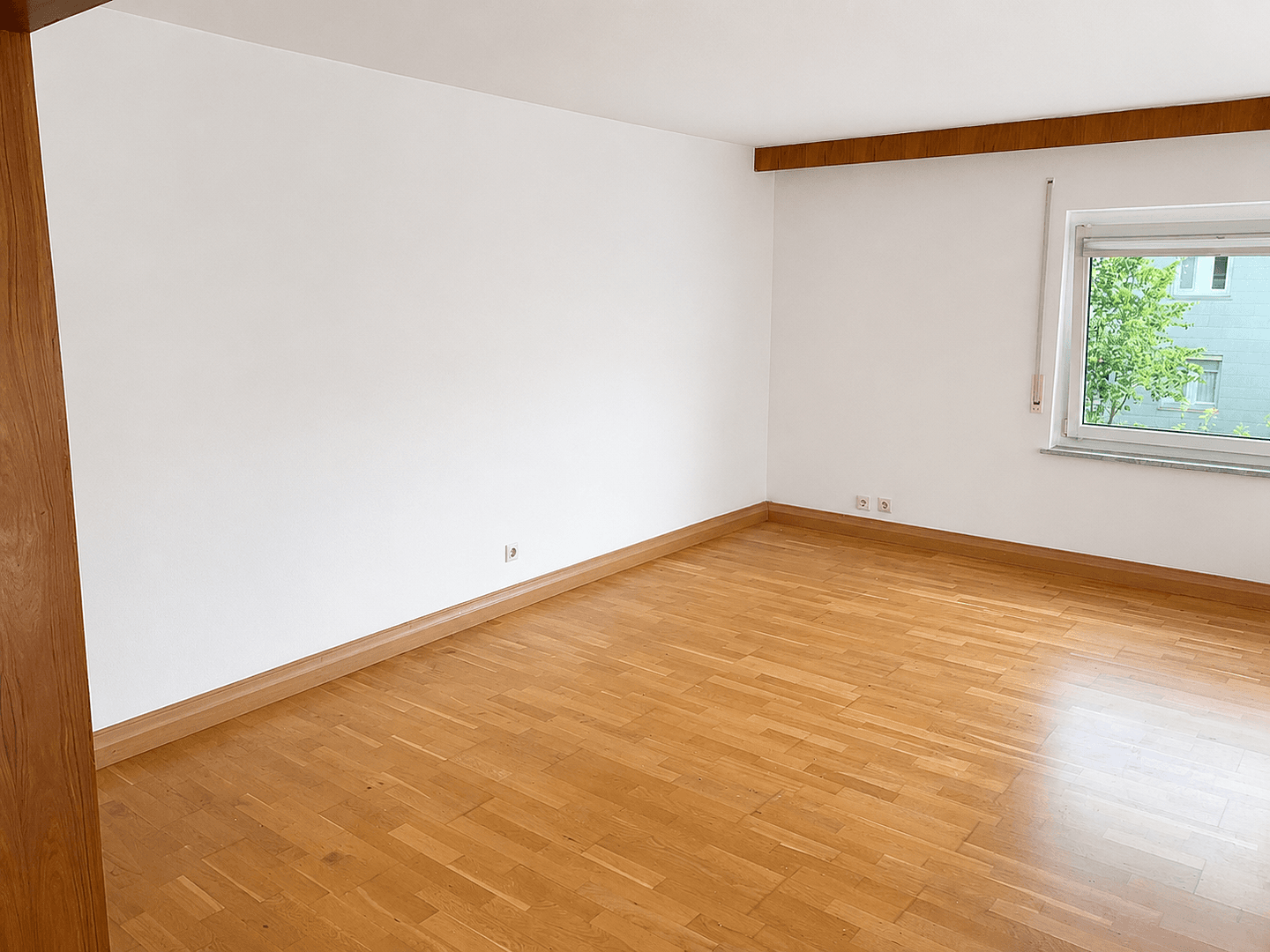 Prenájom bytu 3-izbový 100 m², Sindelfingen, Bádensko-Wurttembersko Prenájom bytu 3-izbový 100 m², Sindelfingen, Bádensko-Wurttembersko