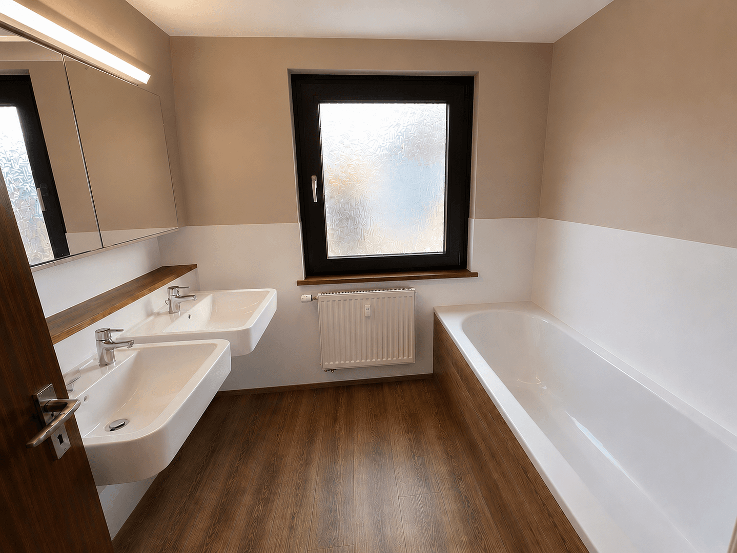 Prenájom bytu 3-izbový 100 m², Sindelfingen, Bádensko-Wurttembersko Prenájom bytu 3-izbový 100 m², Sindelfingen, Bádensko-Wurttembersko