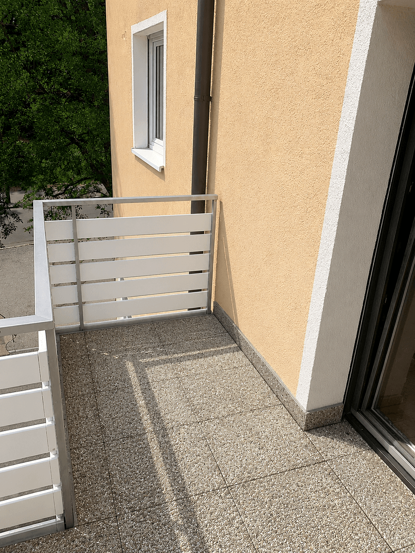 Prenájom bytu 3-izbový 100 m², Sindelfingen, Bádensko-Wurttembersko Prenájom bytu 3-izbový 100 m², Sindelfingen, Bádensko-Wurttembersko