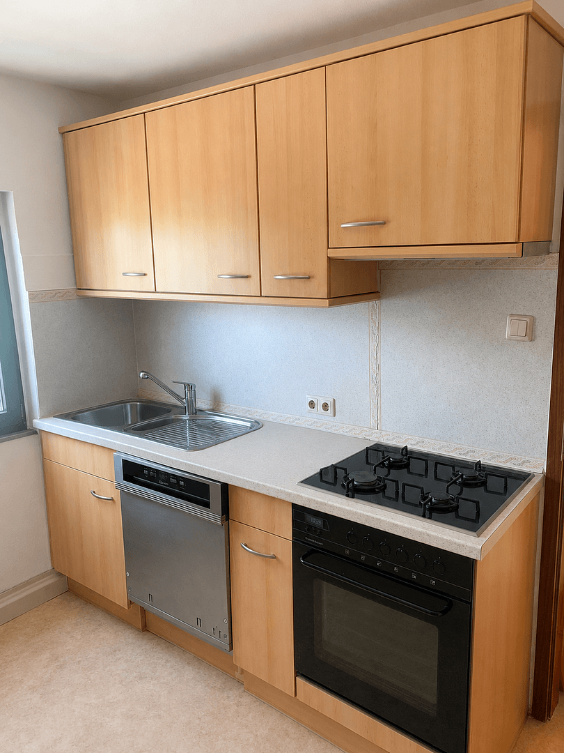 Prenájom bytu 3-izbový 100 m², Sindelfingen, Bádensko-Wurttembersko Prenájom bytu 3-izbový 100 m², Sindelfingen, Bádensko-Wurttembersko