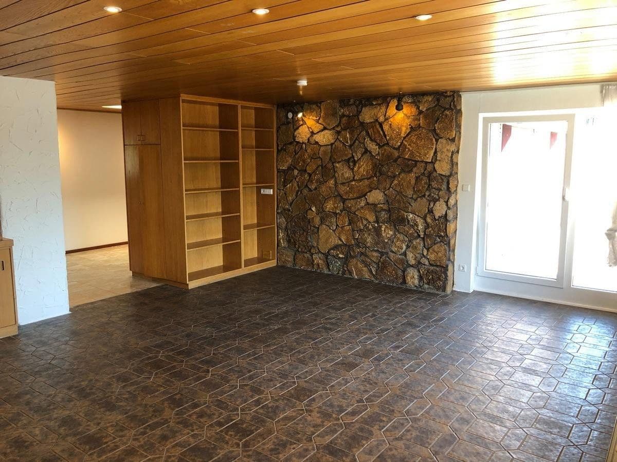 Prenájom bytu 4-izbový 133 m², Plieningen, Bádensko-Wurttembersko Prenájom bytu 4-izbový 133 m², Plieningen, Bádensko-Wurttembersko