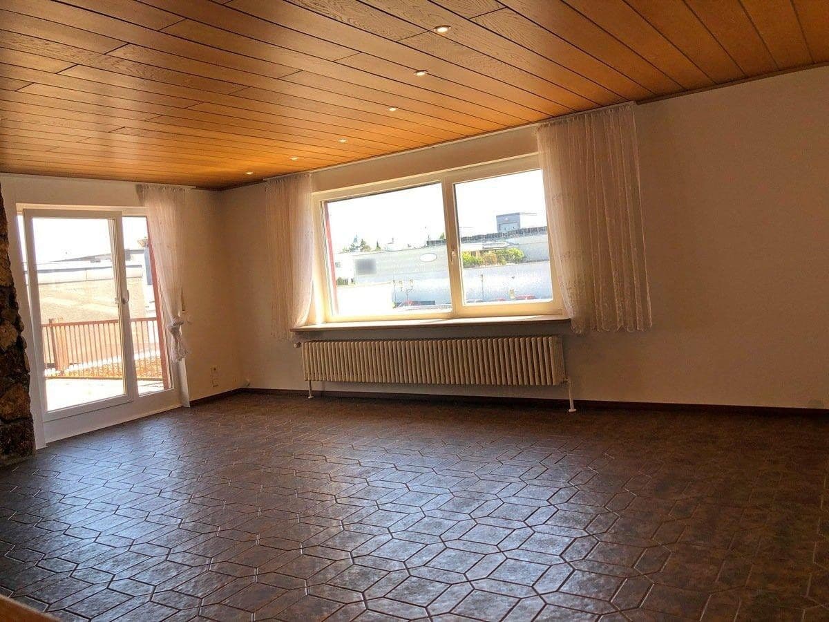 Prenájom bytu 4-izbový 133 m², Plieningen, Bádensko-Wurttembersko Prenájom bytu 4-izbový 133 m², Plieningen, Bádensko-Wurttembersko