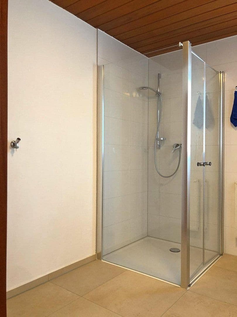 Prenájom bytu 4-izbový 133 m², Plieningen, Bádensko-Wurttembersko Prenájom bytu 4-izbový 133 m², Plieningen, Bádensko-Wurttembersko