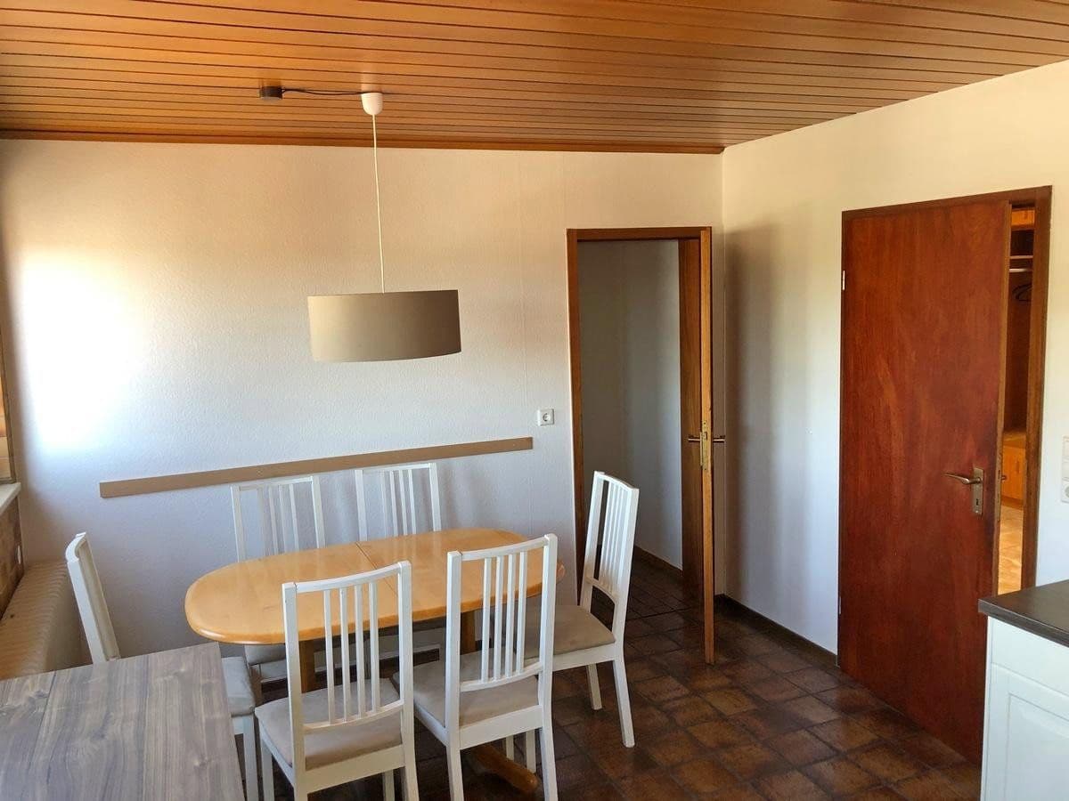 Prenájom bytu 4-izbový 133 m², Plieningen, Bádensko-Wurttembersko Prenájom bytu 4-izbový 133 m², Plieningen, Bádensko-Wurttembersko