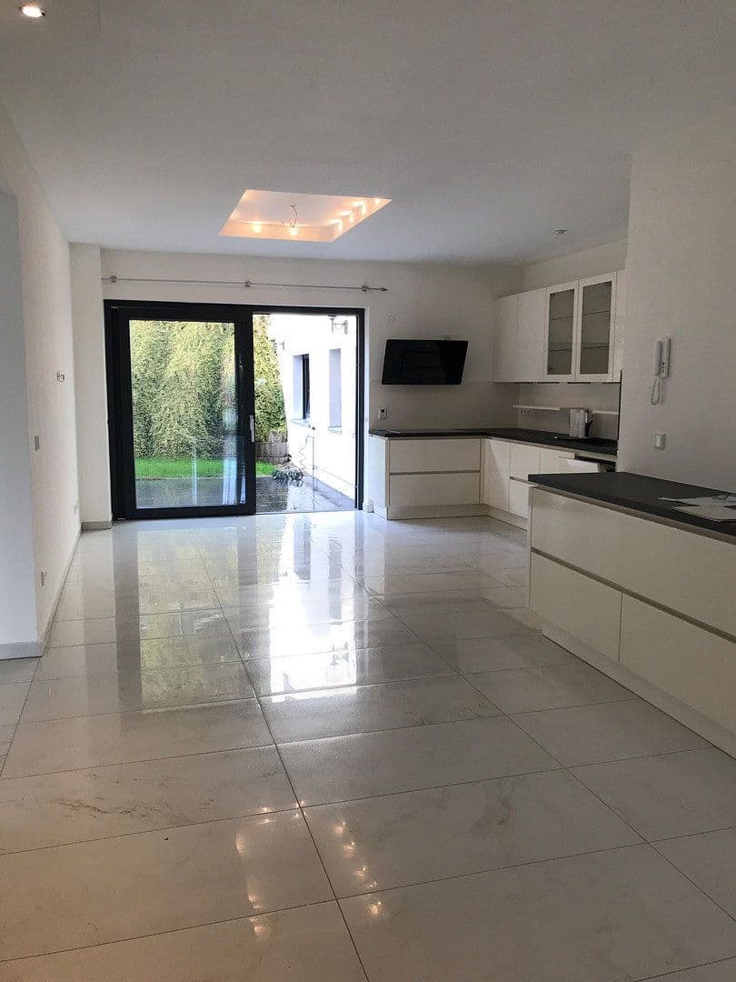 Predaj bytu 3-izbový 145 m², Nackenheim, Porýnie-Falcko Predaj bytu 3-izbový 145 m², Nackenheim, Porýnie-Falcko