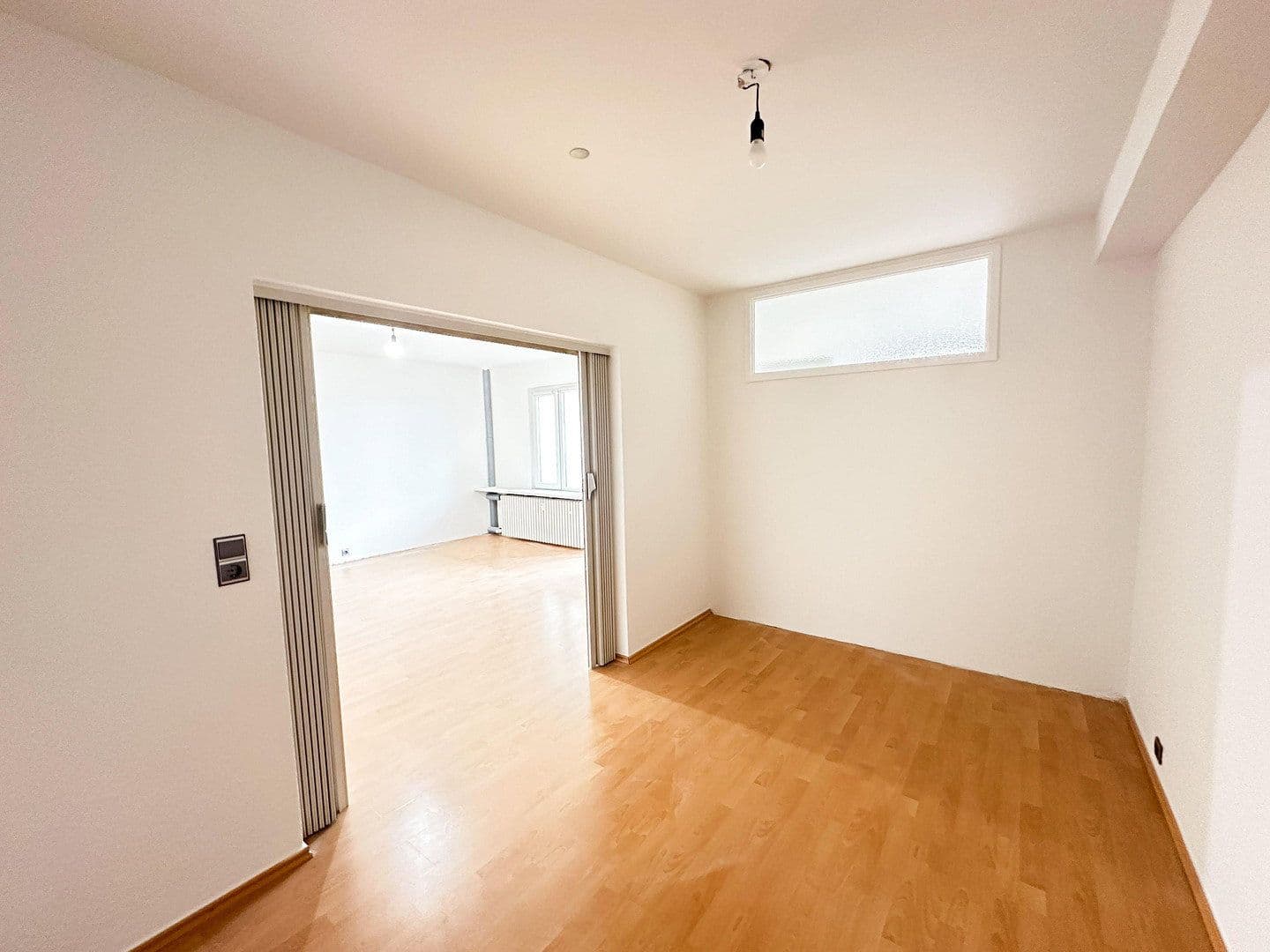 Prenájom bytu 1-izbový 54 m², Hans-Schulten-Straße 12, Köln, Severné Porýnie - Westfálsko Prenájom bytu 1-izbový 54 m², Hans-Schulten-Straße 12, Köln, Severné Porýnie - Westfálsko
