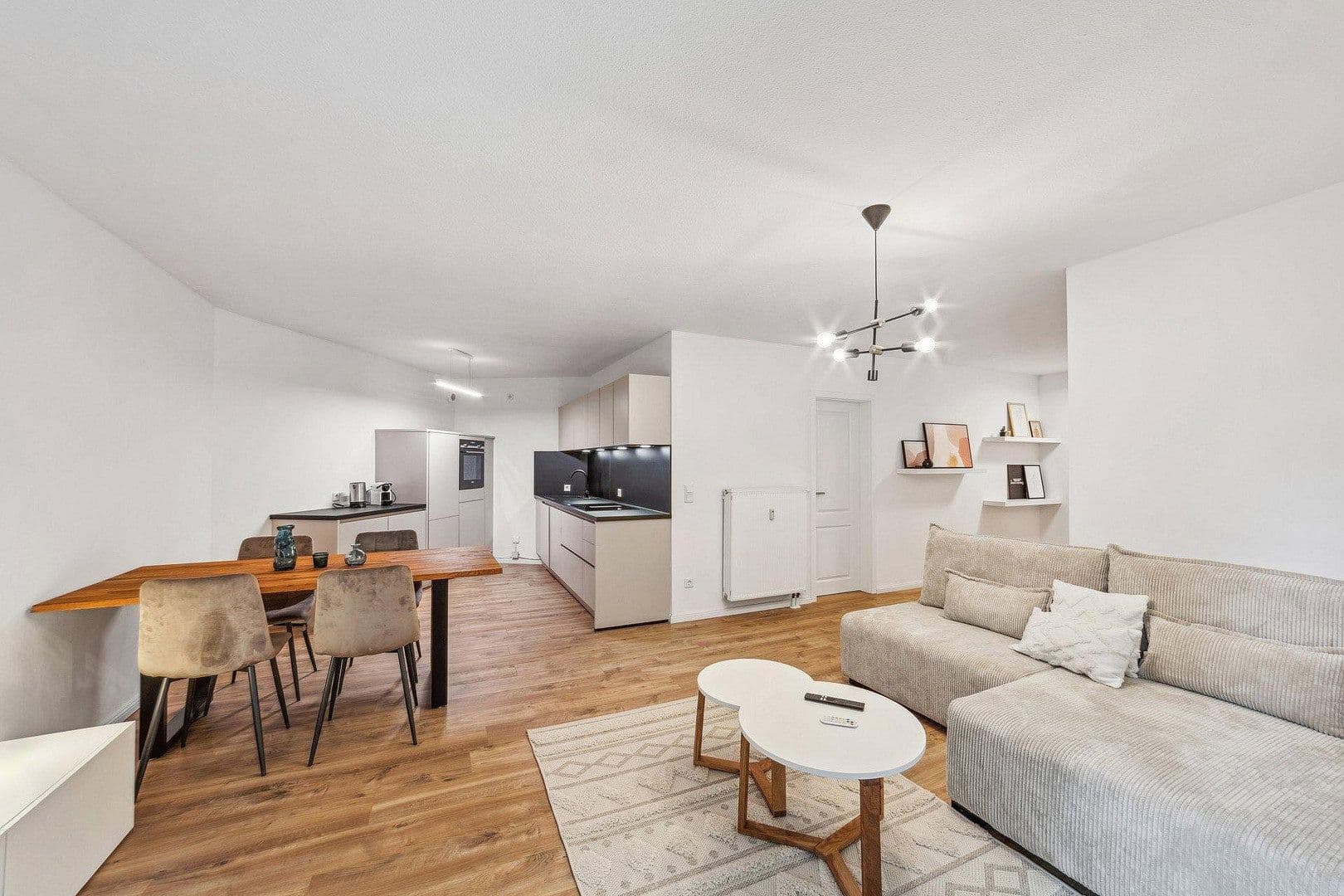 Prenájom bytu 2-izbový 69 m², Schweinauer Hauptstrasse 141, Nürnberg, Bavorsko Prenájom bytu 2-izbový 69 m², Schweinauer Hauptstrasse 141, Nürnberg, Bavorsko