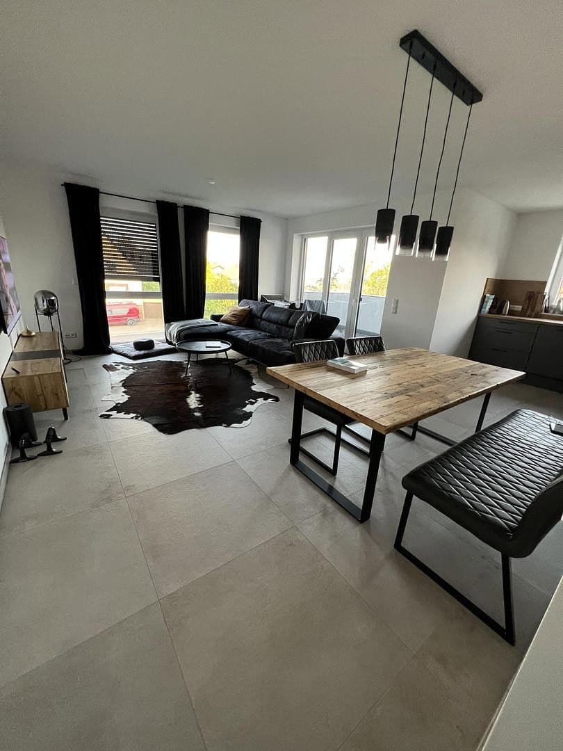 Prenájom bytu 3-izbový 86 m², Nideggen, Severné Porýnie - Westfálsko Prenájom bytu 3-izbový 86 m², Nideggen, Severné Porýnie - Westfálsko