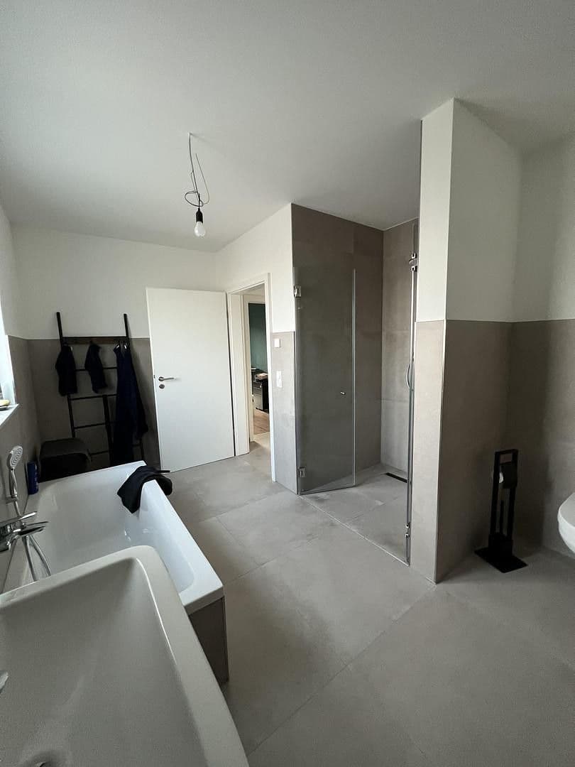 Prenájom bytu 3-izbový 86 m², Nideggen, Severné Porýnie - Westfálsko Prenájom bytu 3-izbový 86 m², Nideggen, Severné Porýnie - Westfálsko