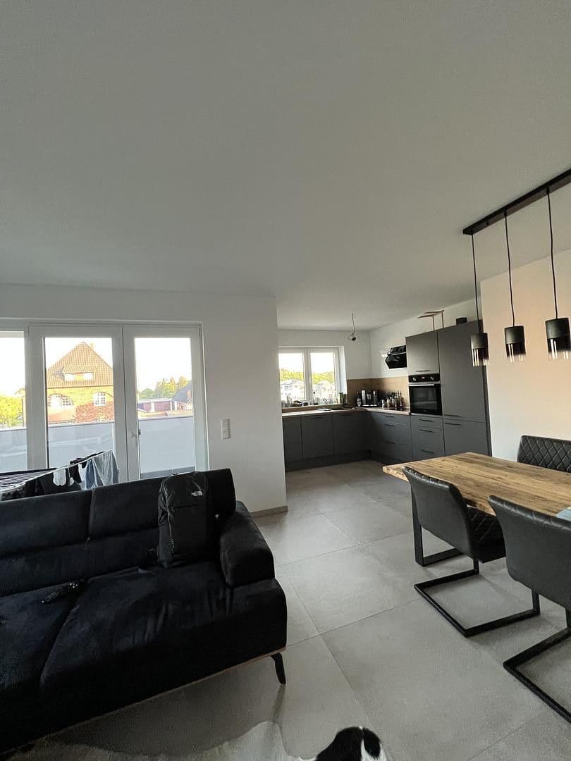Prenájom bytu 3-izbový 86 m², Nideggen, Severné Porýnie - Westfálsko Prenájom bytu 3-izbový 86 m², Nideggen, Severné Porýnie - Westfálsko