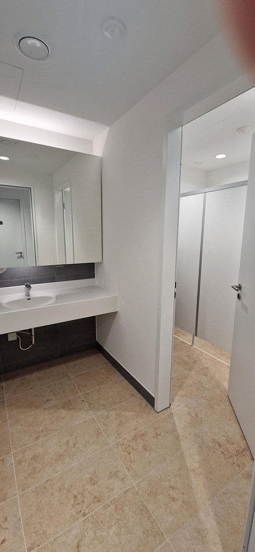 Prenájom kancelárie 325 m², Wagner-Regeny-Str. 25, Berlin, Berlín Prenájom kancelárie 325 m², Wagner-Regeny-Str. 25, Berlin, Berlín