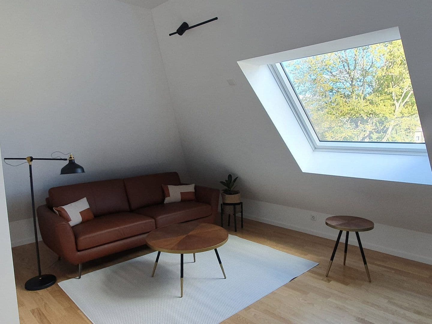 Prenájom bytu 3-izbový 75 m², München, Bavorsko Prenájom bytu 3-izbový 75 m², München, Bavorsko