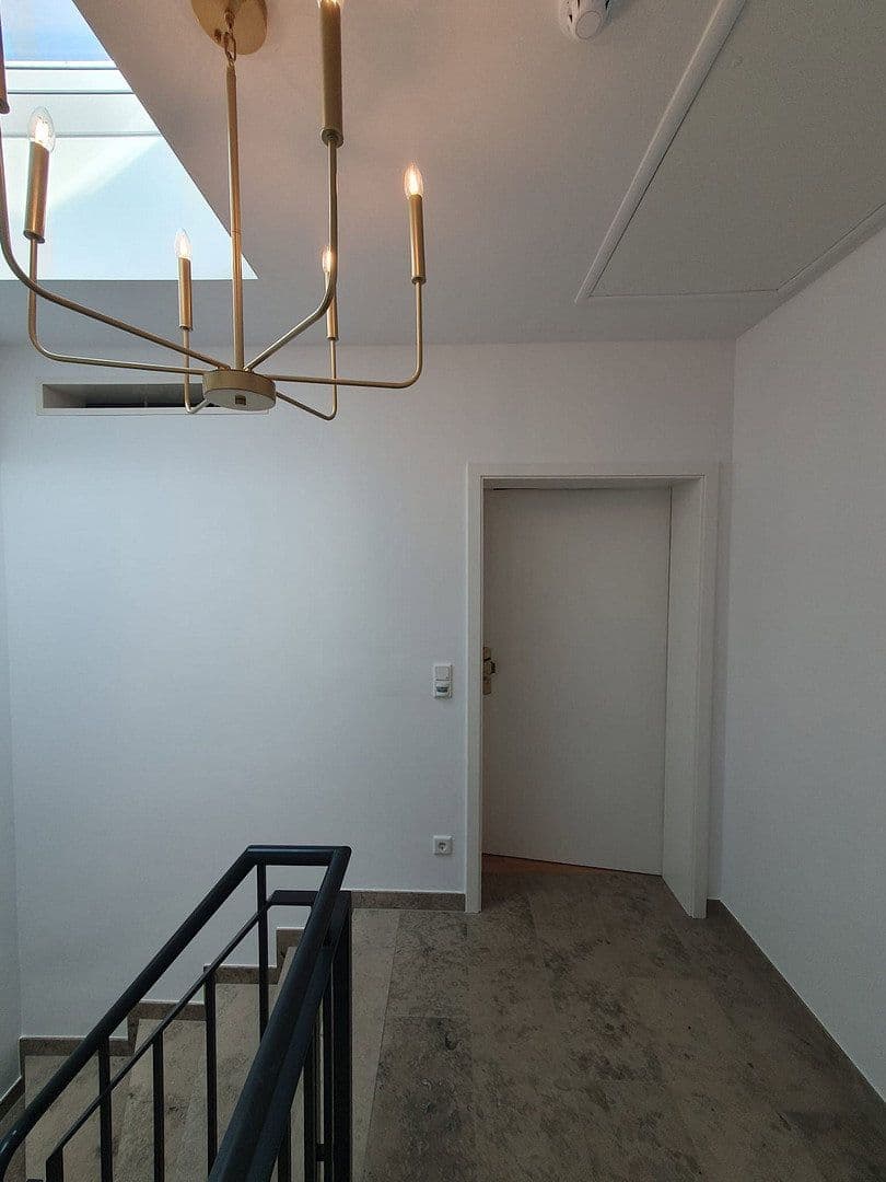 Prenájom bytu 3-izbový 75 m², München, Bavorsko Prenájom bytu 3-izbový 75 m², München, Bavorsko