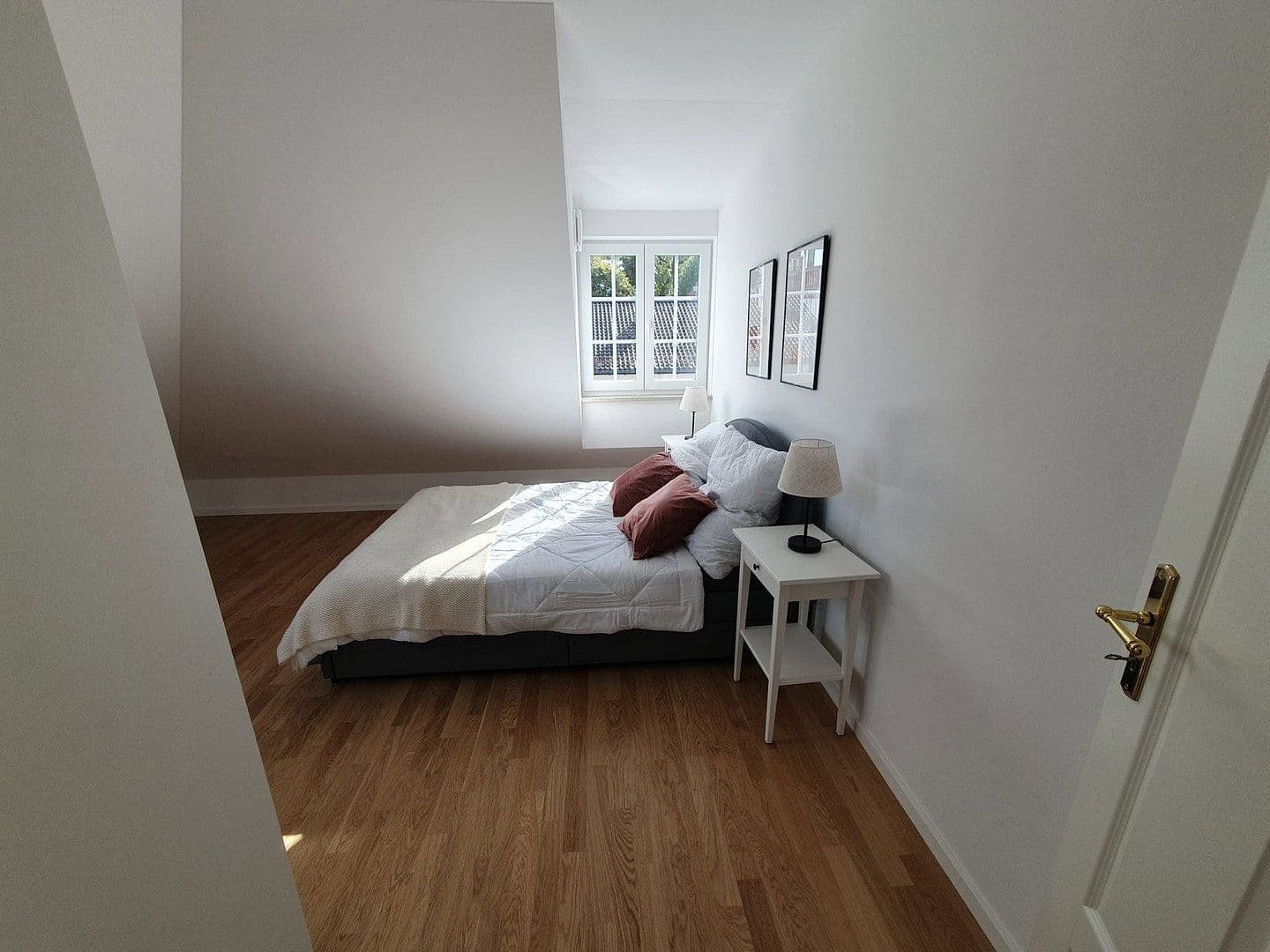 Prenájom bytu 3-izbový 75 m², München, Bavorsko Prenájom bytu 3-izbový 75 m², München, Bavorsko