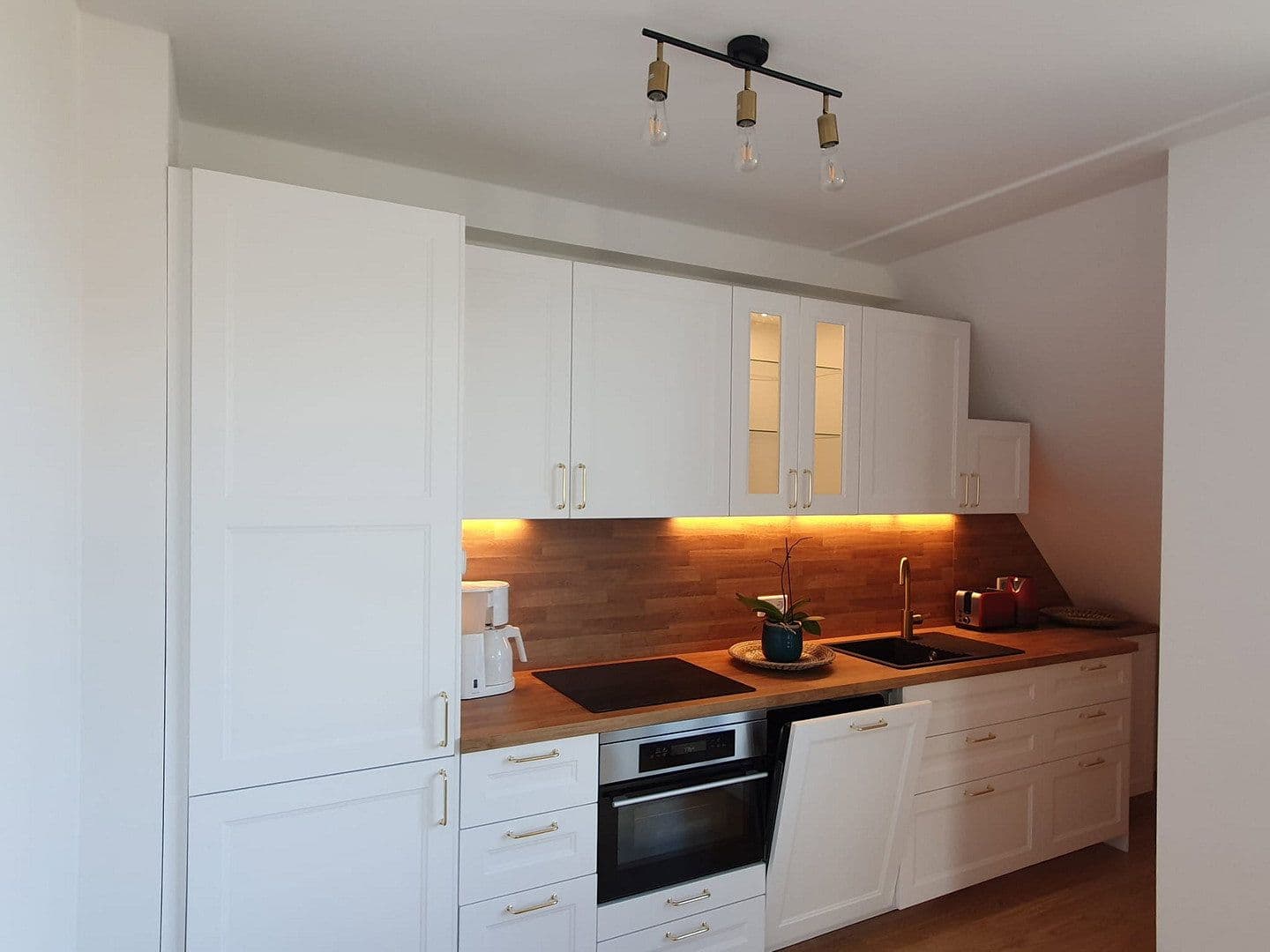 Prenájom bytu 3-izbový 75 m², München, Bavorsko Prenájom bytu 3-izbový 75 m², München, Bavorsko