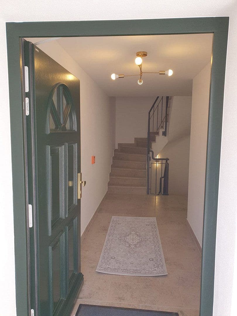 Prenájom bytu 3-izbový 75 m², München, Bavorsko Prenájom bytu 3-izbový 75 m², München, Bavorsko