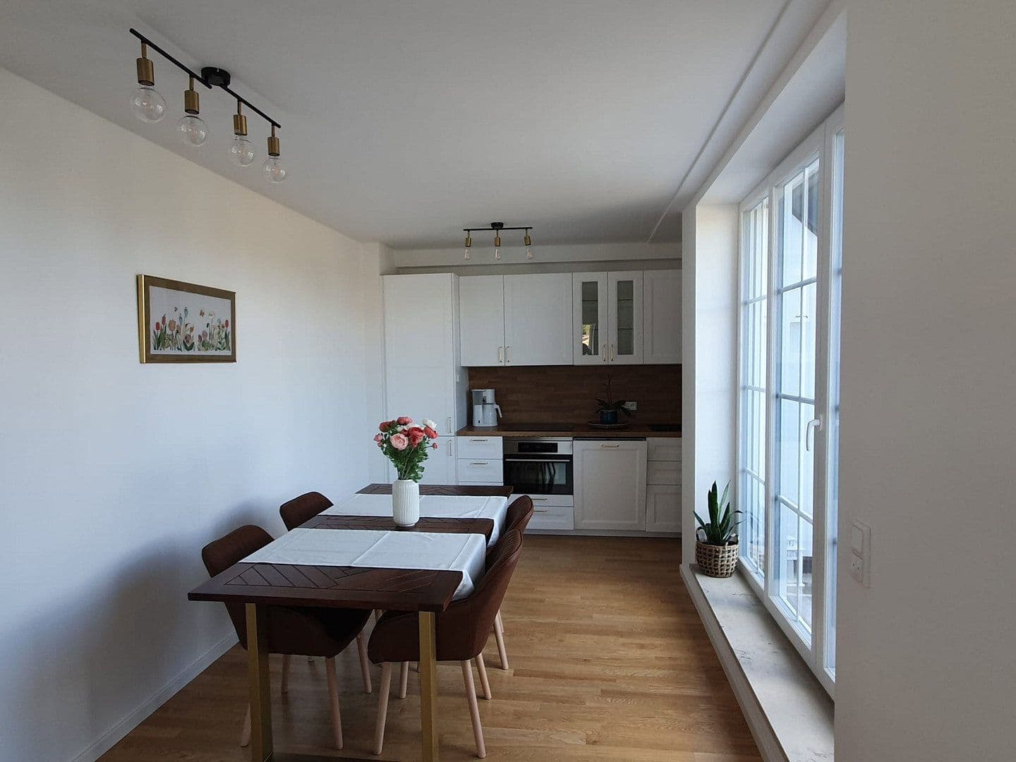 Prenájom bytu 3-izbový 75 m², München, Bavorsko Prenájom bytu 3-izbový 75 m², München, Bavorsko