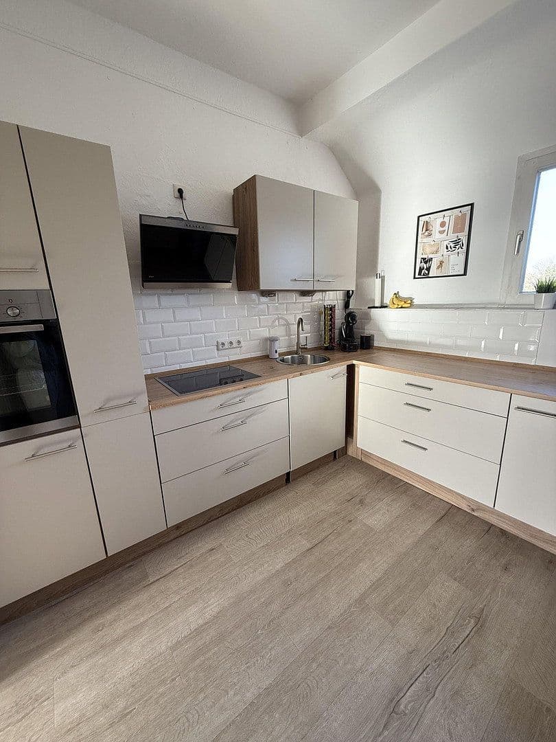 Prenájom bytu 3-izbový 85 m², Franziskaner Strasse 21, Mönchengladbach, Severné Porýnie - Westfálsko Prenájom bytu 3-izbový 85 m², Franziskaner Strasse 21, Mönchengladbach, Severné Porýnie - Westfálsko