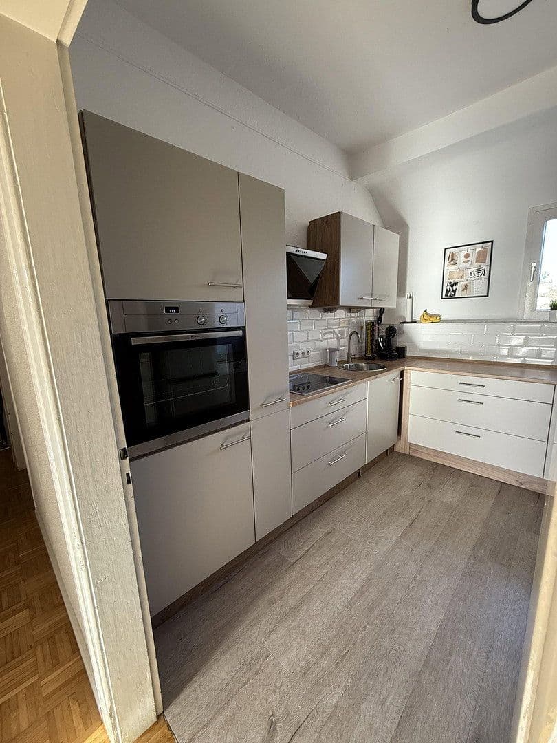 Prenájom bytu 3-izbový 85 m², Franziskaner Strasse 21, Mönchengladbach, Severné Porýnie - Westfálsko Prenájom bytu 3-izbový 85 m², Franziskaner Strasse 21, Mönchengladbach, Severné Porýnie - Westfálsko