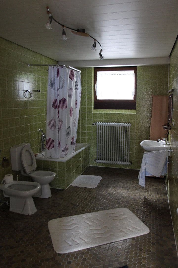 Prenájom bytu 2-izbový 74 m², Liebenzellerstr. 8, Karlsruhe, Bádensko-Wurttembersko Prenájom bytu 2-izbový 74 m², Liebenzellerstr. 8, Karlsruhe, Bádensko-Wurttembersko