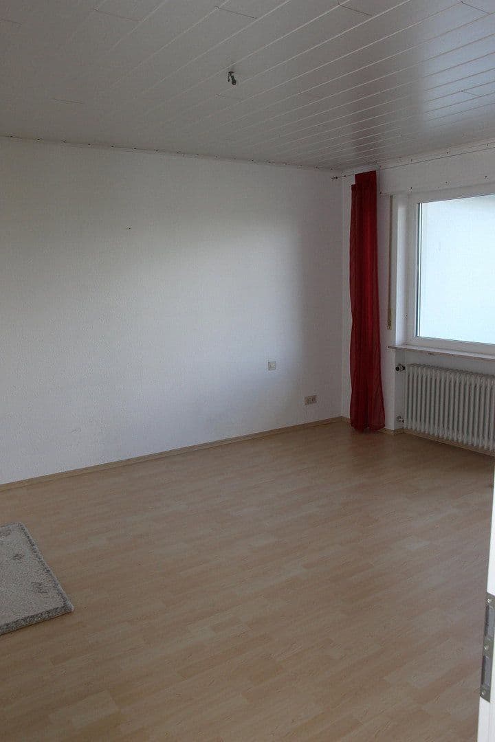 Prenájom bytu 2-izbový 74 m², Liebenzellerstr. 8, Karlsruhe, Bádensko-Wurttembersko Prenájom bytu 2-izbový 74 m², Liebenzellerstr. 8, Karlsruhe, Bádensko-Wurttembersko