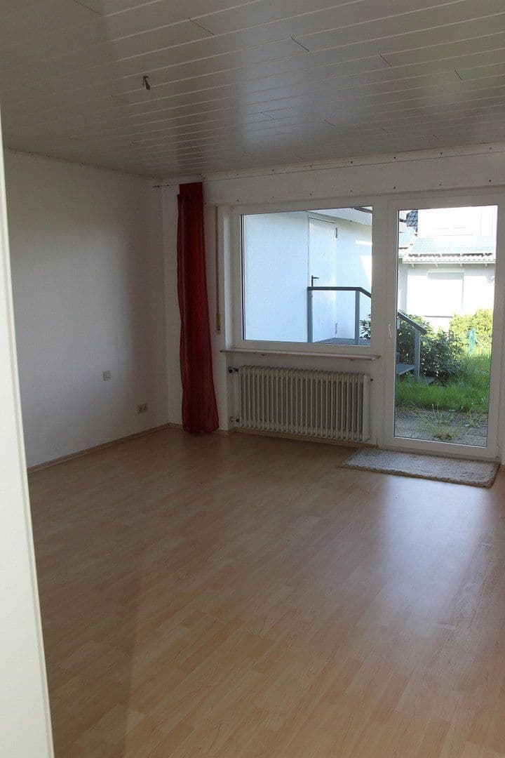 Prenájom bytu 2-izbový 74 m², Liebenzellerstr. 8, Karlsruhe, Bádensko-Wurttembersko Prenájom bytu 2-izbový 74 m², Liebenzellerstr. 8, Karlsruhe, Bádensko-Wurttembersko