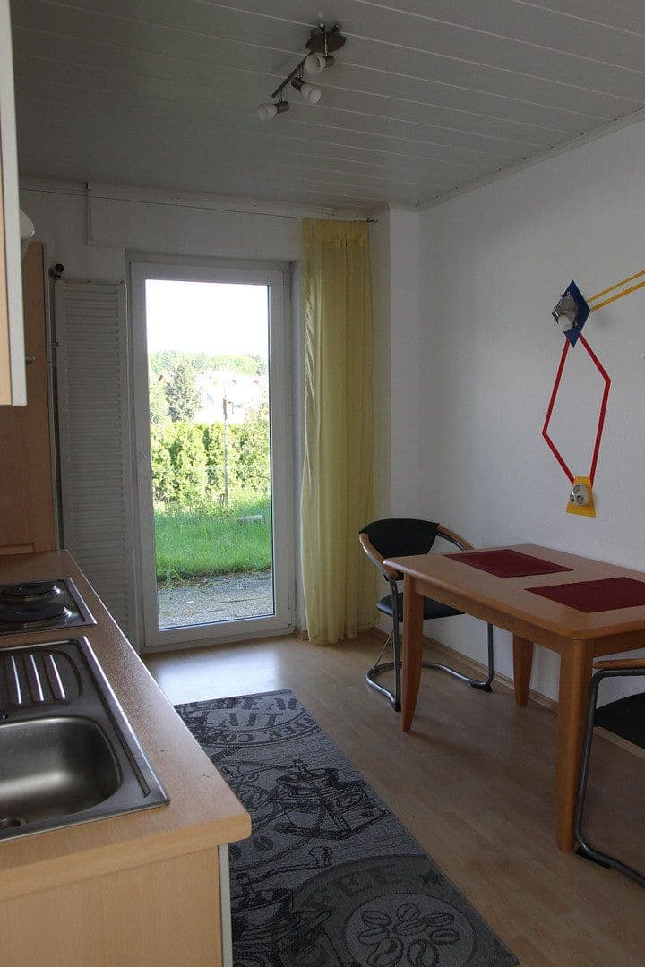 Prenájom bytu 2-izbový 74 m², Liebenzellerstr. 8, Karlsruhe, Bádensko-Wurttembersko Prenájom bytu 2-izbový 74 m², Liebenzellerstr. 8, Karlsruhe, Bádensko-Wurttembersko