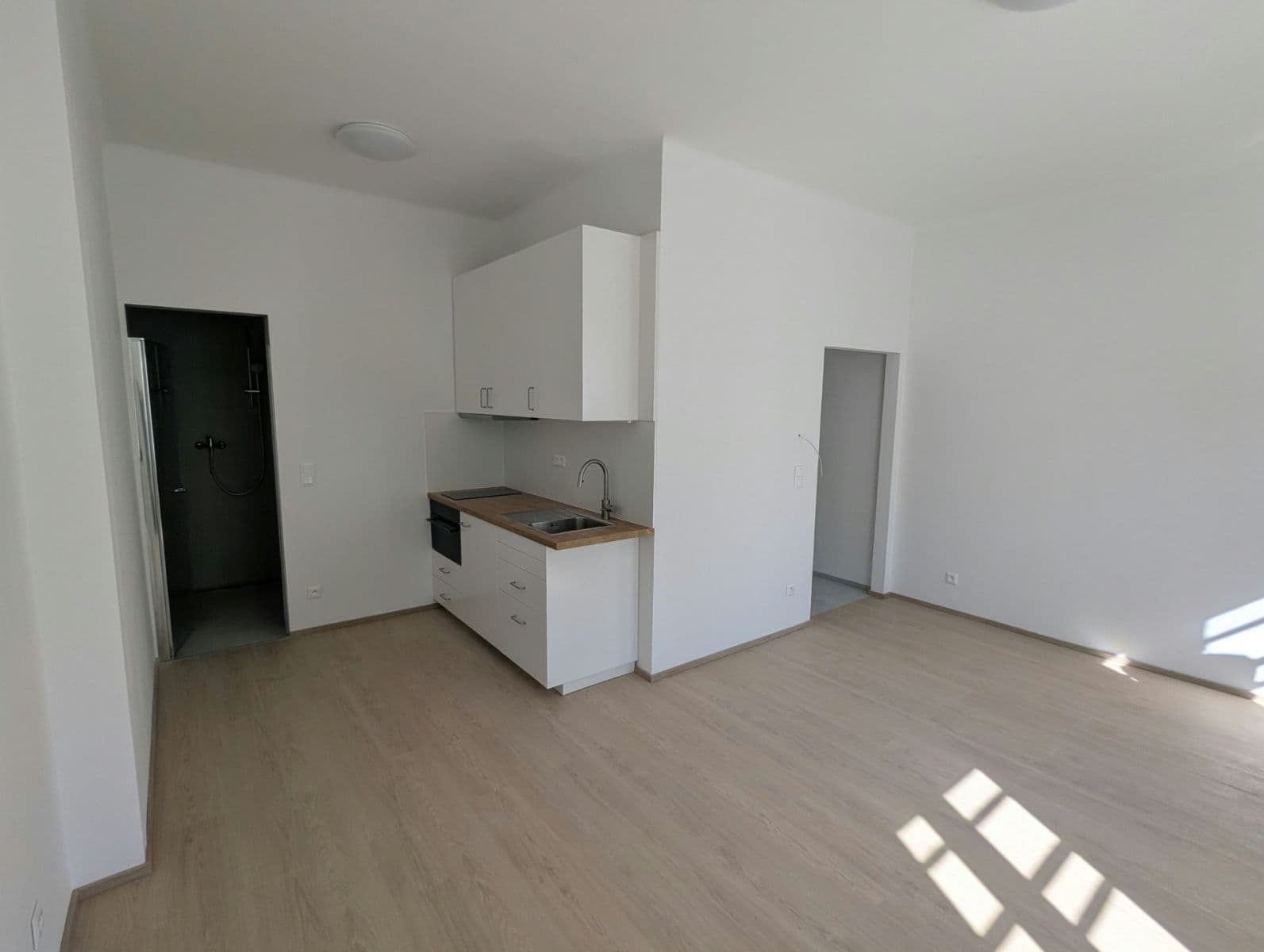 Prenájom bytu Garsoniéra 27 m², Heydukova, Bratislava - mestská časť Staré Mesto, Bratislavský kraj Prenájom bytu Garsoniéra 27 m², Heydukova, Bratislava - mestská časť Staré Mesto, Bratislavský kraj