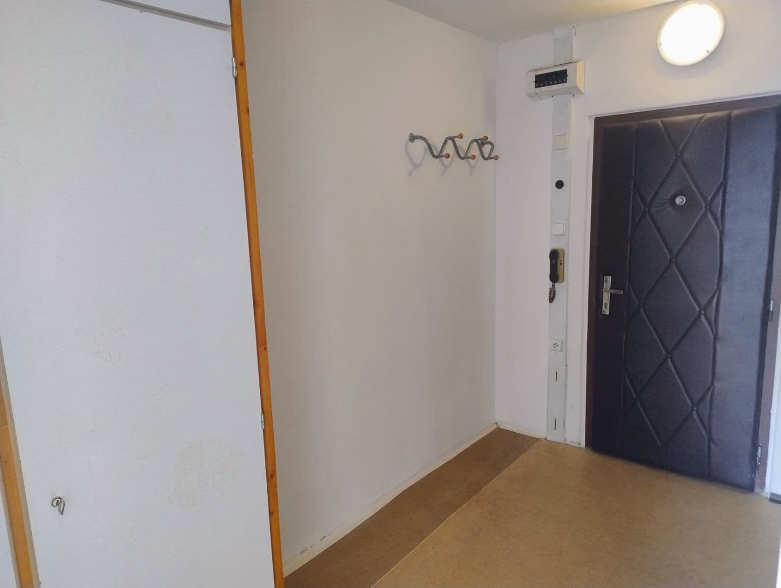 Prenájom bytu 2-izbový 43 m², Husníkova, Praha, Praha Prenájom bytu 2-izbový 43 m², Husníkova, Praha, Praha